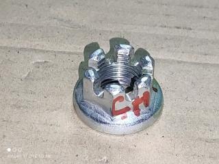 Запчасть гайка шаровая опора toyota