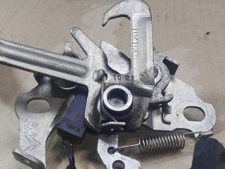 Замок капота 3008 2011 U5