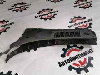 Запчасть решетка под лобовое стекло Chevrolet Lanos 2010
