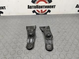 Запчасть крепление радиатора hyundai terracan 2002 hp d4bh 2.5d Б/У Крепление радиатора hyundai terracan 2002 hp d4bh 2.5d Б/У