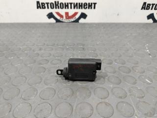 Запчасть электропривод замка дверей задний левый renault Sandero 2011