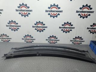 Запчасть решетка под лобовое стекло Ford focus 2006