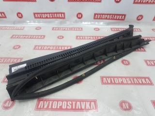 Запчасть решетка под лобовое стекло левая TOYOTA PREMIO