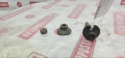 Запчасть болт развальный задний TOYOTA MARK II