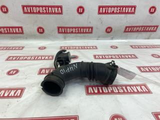 Запчасть патрубок воздушного фильтра TOYOTA AQUA 02.2013г.