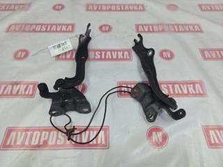 Петля капота MAZDA DEMIO