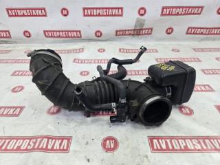 Фото запчасти патрубок воздушного фильтра TOYOTA AVENSIS 11.2003 контрактная запчасть Запчасть патрубок воздушного фильтра TOYOTA AVENSIS 11.2003