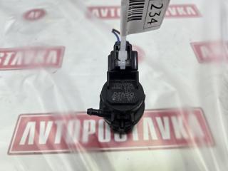 Фото запчасти насос омывателя TOYOTA COROLLA FIELDER 05.2016 контрактная запчасть Запчасть насос омывателя TOYOTA COROLLA FIELDER 05.2016