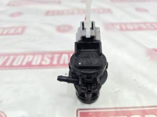 Фото запчасти насос омывателя TOYOTA CAMRY 04.2012 контрактная запчасть Запчасть насос омывателя TOYOTA CAMRY 04.2012