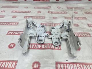 Запчасть петля капота BMW 320I 05.2012