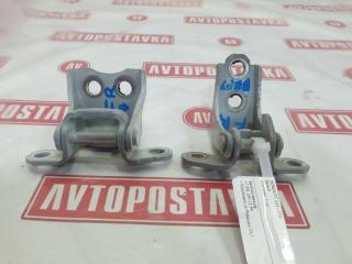 Запчасть петля двери передняя правая HONDA FIT