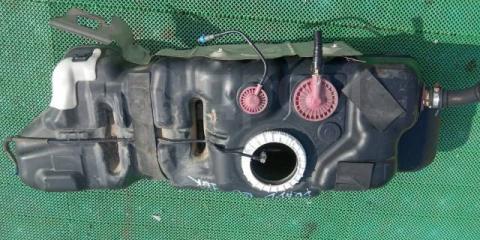 Фото запчасти бензобак Toyota LAND Cruiser Prado 2006 Б/У запчасть Запчасть бензобак Toyota LAND Cruiser Prado 2006