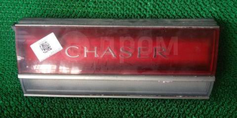 Запчасть вставка между стопов Toyota Chaser 1989