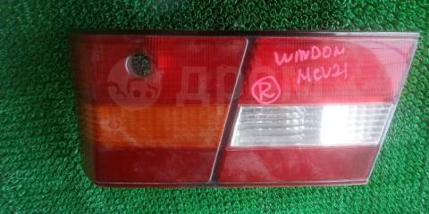 Запчасть вставка между стопов правая Toyota Windom 1999