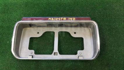 Запчасть вставка между стопов Toyota Crown Majesta 1995