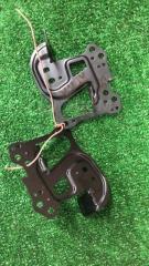 Фото запчасти крепление автомагнитолы Toyota VOXY 2003 Б/У запчасть Запчасть крепление автомагнитолы Toyota VOXY 2003