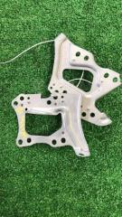 Запчасть крепление автомагнитолы Toyota WISH 2003