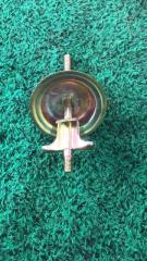 Запчасть крепление запасного колеса Toyota RAUM 1999