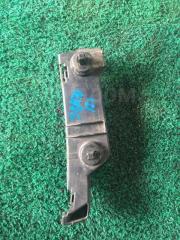 Запчасть крепление бампера заднее правое Toyota Corolla Spacio 2003