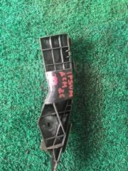 Фото запчасти крепление бампера заднее правое Toyota Ipsum 2003 Б/У запчасть Запчасть крепление бампера заднее правое Toyota Ipsum 2003