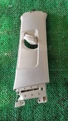 Запчасть накладка на стойку передняя правая Toyota Auris 2008