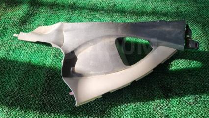 Запчасть накладка на стойку задняя правая Toyota Auris 2008