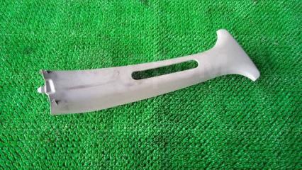 Запчасть накладка на стойку правая Toyota Carina 1999