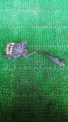 Запчасть педаль акселератора Toyota Prius Alpha 2012