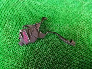 Запчасть педаль акселератора Toyota VITZ 2009