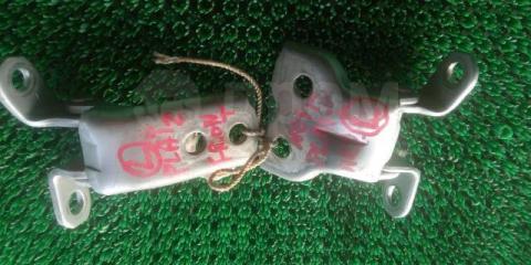 Запчасть петли двери передние левые Toyota Platz 2003