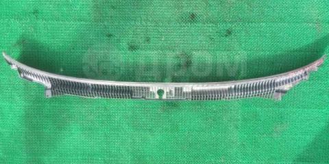 Запчасть пластик дворников жабо Toyota Carina 1990