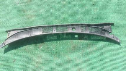 Запчасть пластик дворников жабо Toyota Hiace Regius 1997