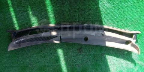 Запчасть пластик дворников жабо Toyota ISIS 2001