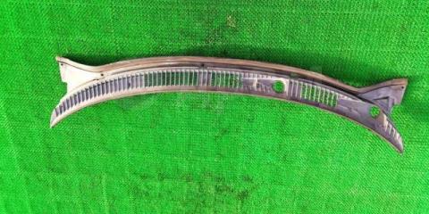 Запчасть пластик дворников жабо Toyota LITE ACE NOAH 1998