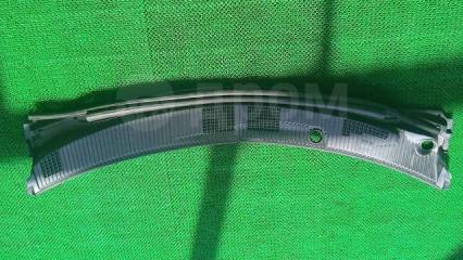 Запчасть пластик дворников жабо Toyota Nadia 2001