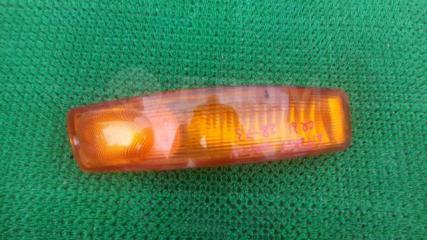 Запчасть повторитель в бампер правый Toyota TOWN ACE 1995