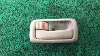 Запчасть ручка двери передняя левая Toyota Hiace Regius 1999