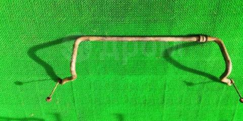 Фото запчасти стабилизатор передний Isuzu Bighorn 1995 Б/У запчасть Запчасть стабилизатор передний Isuzu Bighorn 1995