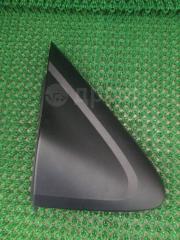 Запчасть уголок двери правый Mazda MPV 2006