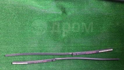 Запчасть уплотнитель лобового стекла Toyota RAV-4 2008