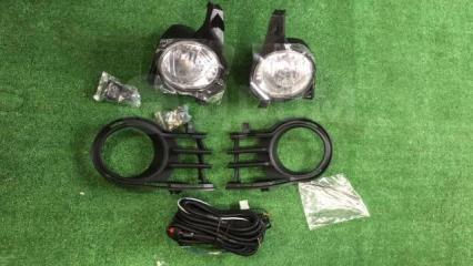 Запчасть фара противотуманная Toyota ISIS 2004