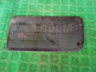 Запчасть форточка багажника задняя правая Toyota Hiace Regius 1997