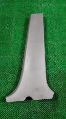 Запчасть накладка на стойку правая Toyota Kluger V 2001