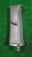 Запчасть накладка на стойку задняя правая Toyota Kluger V 2001