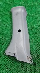 Запчасть накладка на стойку задняя правая Toyota Estima 2002