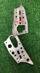 Фото запчасти крепление автомагнитолы Toyota MARK II 1999 Б/У запчасть Запчасть крепление автомагнитолы Toyota MARK II 1999