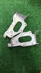 Запчасть крепление автомагнитолы Toyota Aristo 1993