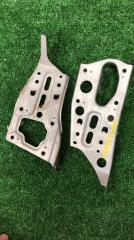 Запчасть крепление автомагнитолы Toyota Chaser 1999