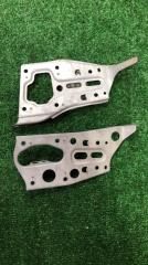 Запчасть крепление автомагнитолы Toyota Chaser 1999