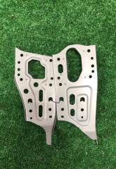 Фото запчасти крепление автомагнитолы Toyota MARK II 1999 контрактная запчасть Запчасть крепление автомагнитолы Toyota MARK II 1999